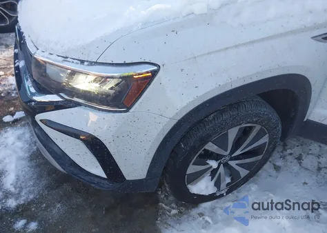 2022 Volkswagen Taos 1.5T Se из США, поврежденный, VIN 3VVLX7B29NM034525